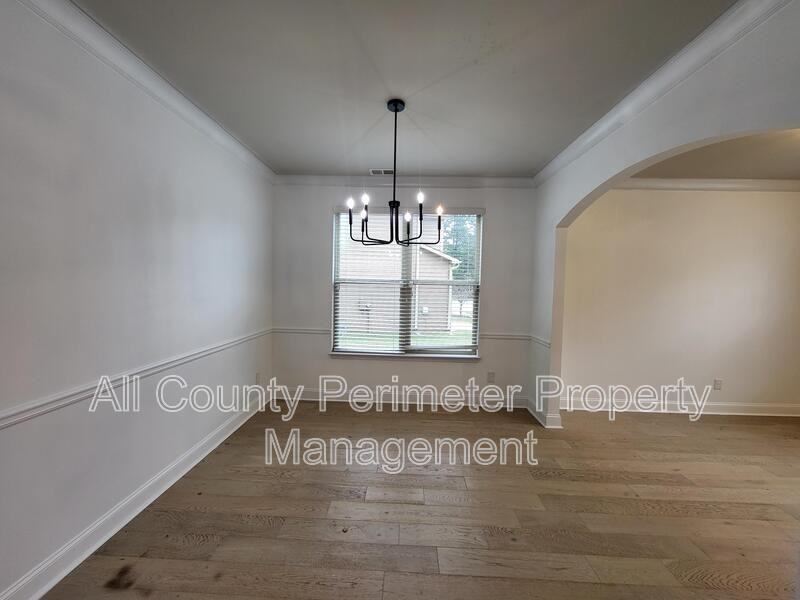 3748 Sycamore Bnd - Photo 3 of 19