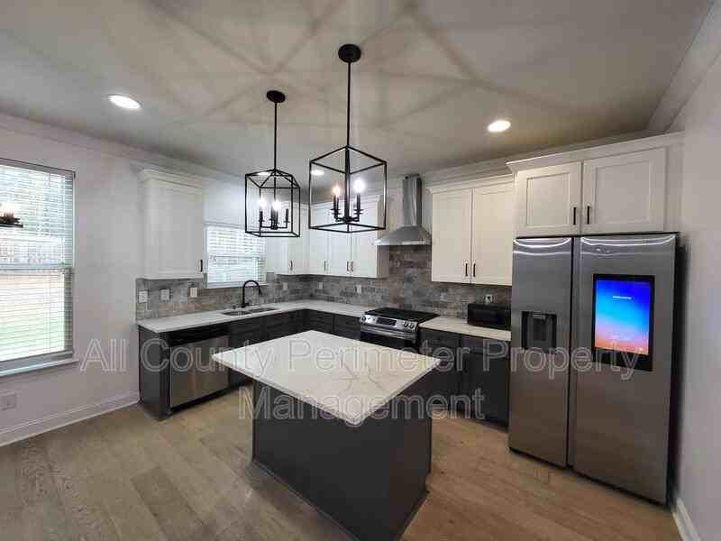 3748 Sycamore Bnd - Photo 4 of 19