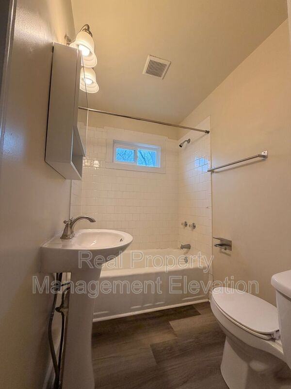 908 Florida Ave Apt B - Photo 5 of 8