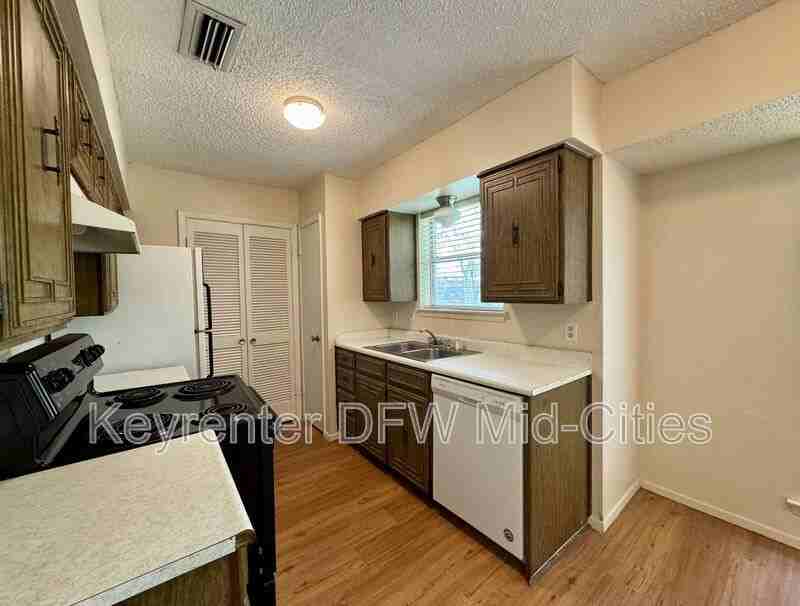 338 Beatty Dr - Photo 4 of 15