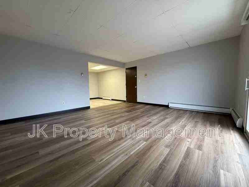 1122 1st Ave Sw #06 - Photo 2 of 25