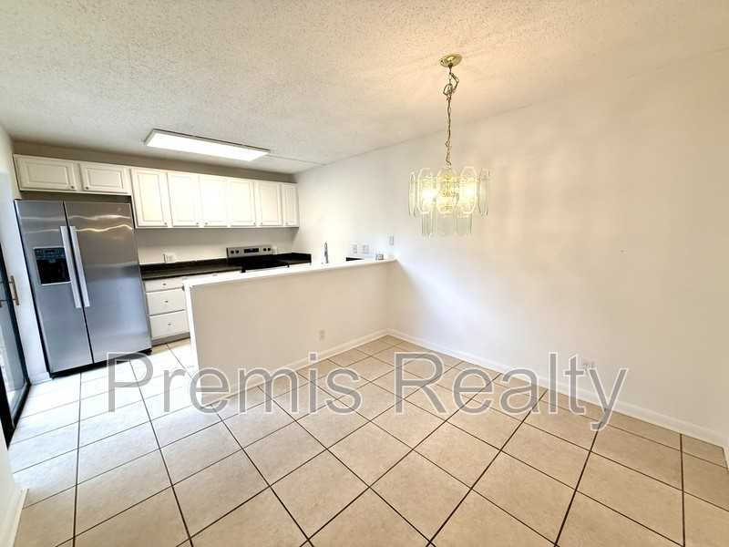 2607 6th Ct - Photo 4 of 16