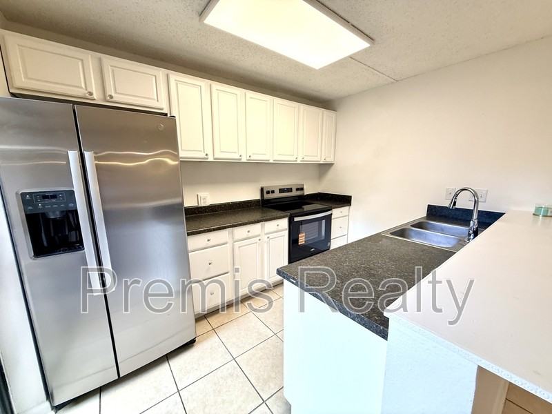 2607 6th Ct - Photo 6 of 16