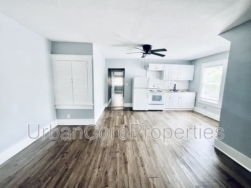 144 7th Ave N #4 - Photo 4 of 11