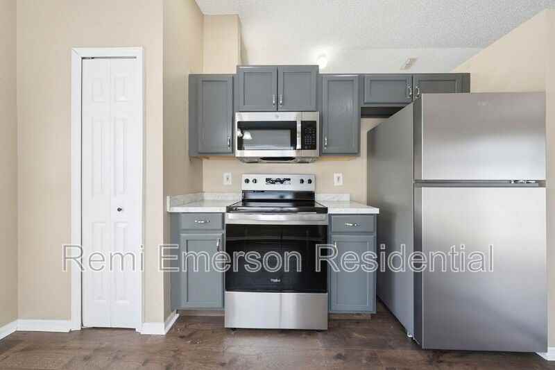 2727 Mayer St - Photo 5 of 20