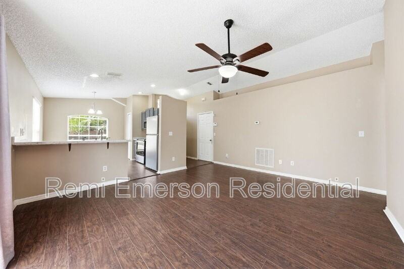 2727 Mayer St - Photo 6 of 20