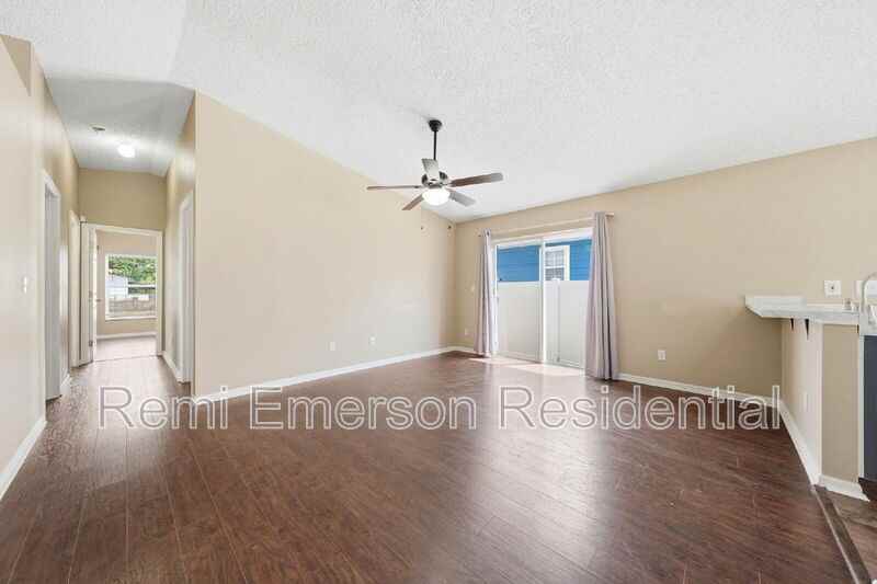 2727 Mayer St - Photo 7 of 20