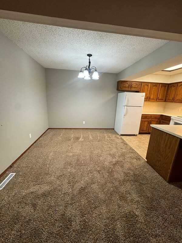 296 Streamside Ct - Photo 5 of 20