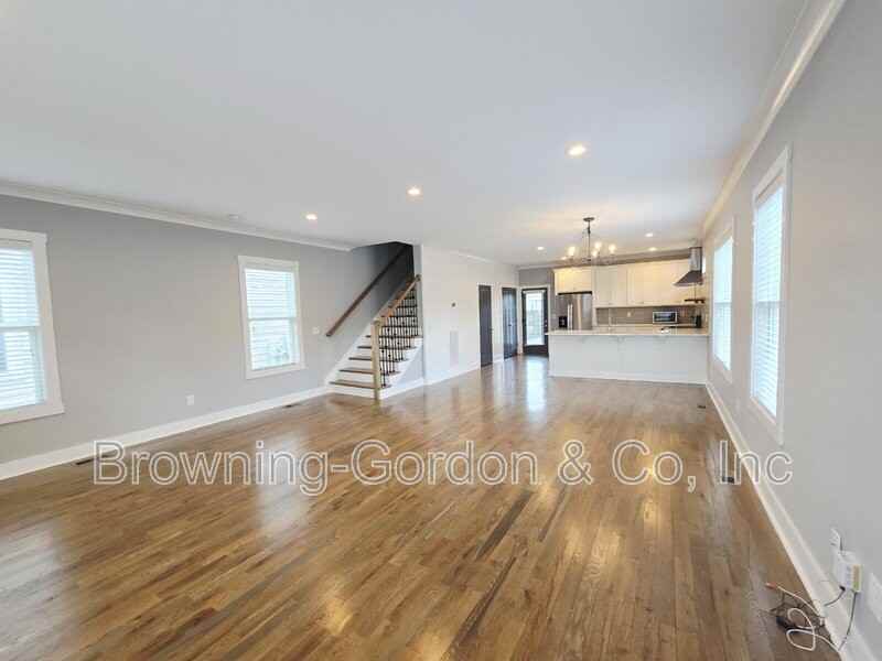 668A James Ave - Photo 4 of 17