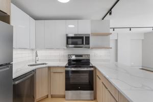 featured image of 6166 N Sheridan Rd