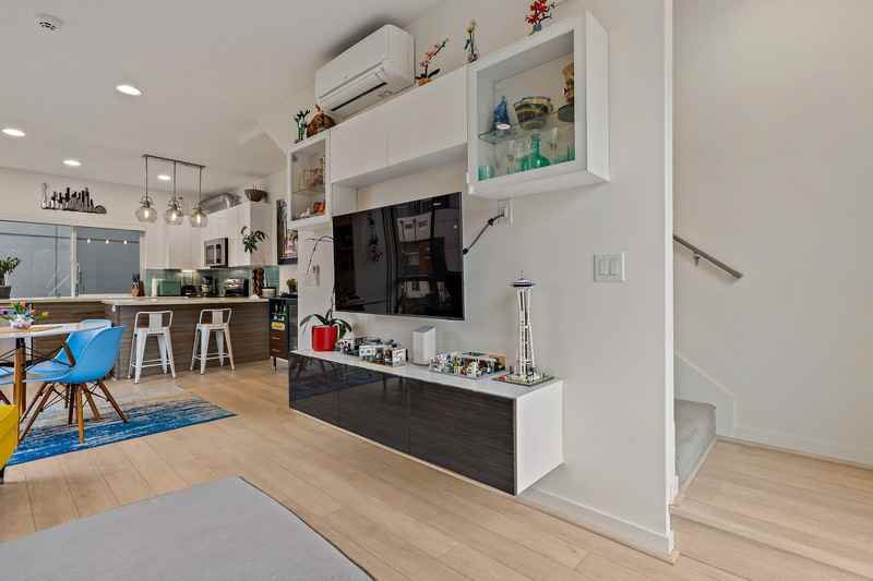 6500 34th Ave Sw - Photo 4 of 17