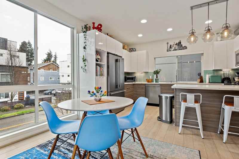 6500 34th Ave Sw - Photo 6 of 17