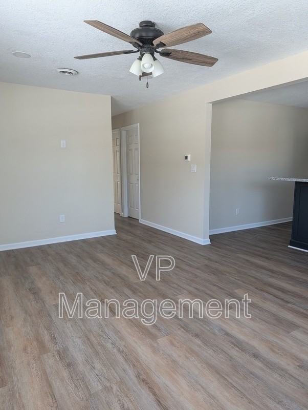 6904 N Pine St - Photo 4 of 10