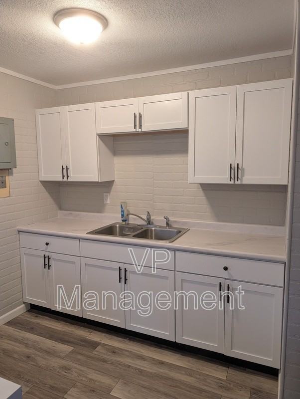 7107 Volquardsen Ave - Photo 2 of 11