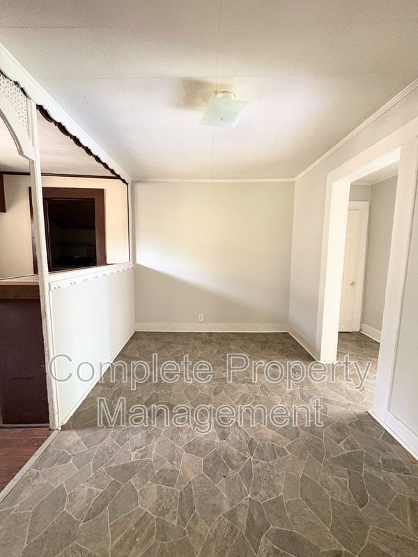 1015 11th St N - Photo 3 of 8