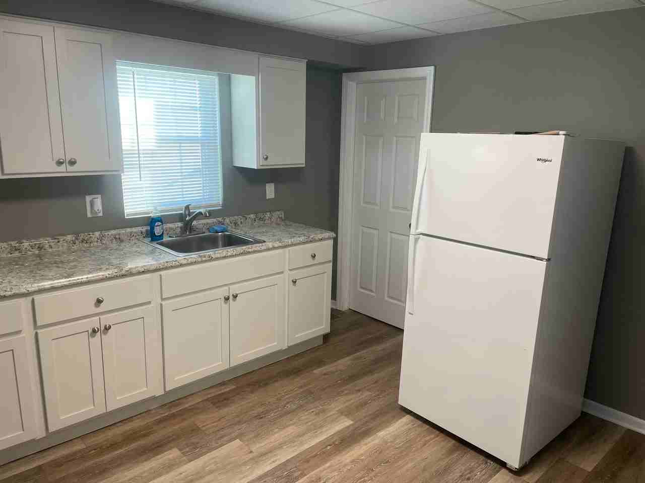 900  11th Street - Photo 3 of 18