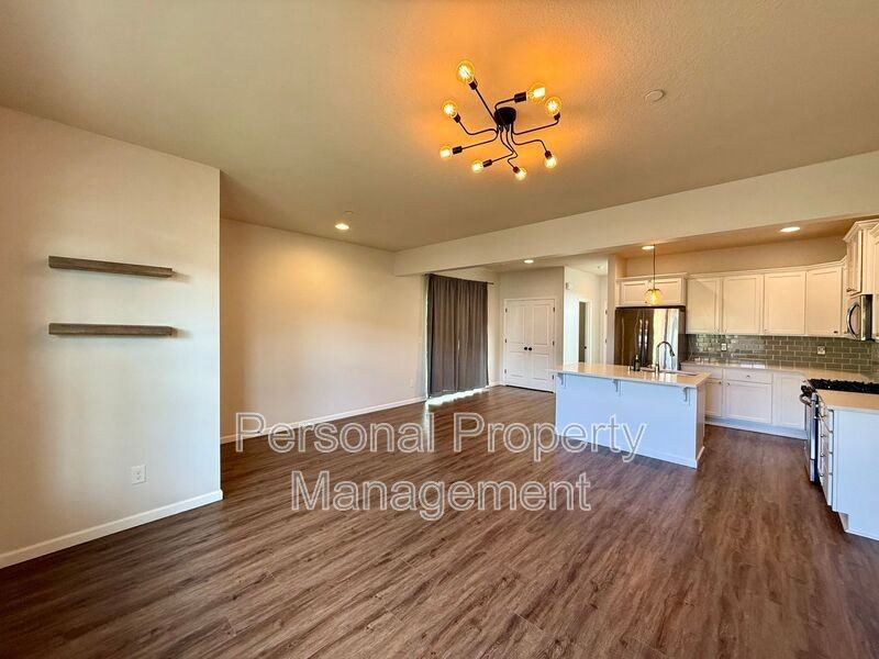 7310 N 93rd Ave - Photo 2 of 29