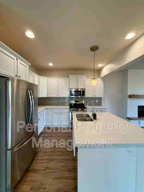 7310 N 93rd Ave - Photo 7 of 29