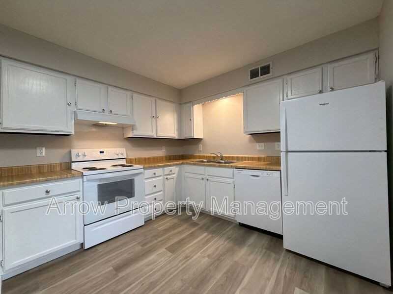 320 Lincoln St #10 - Photo 5 of 12