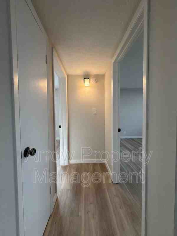 320 Lincoln St #10 - Photo 6 of 12