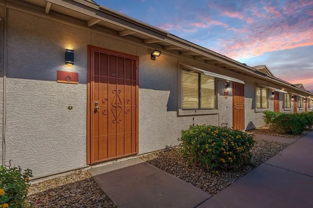 Premier Apartments - Photo 3 of 5