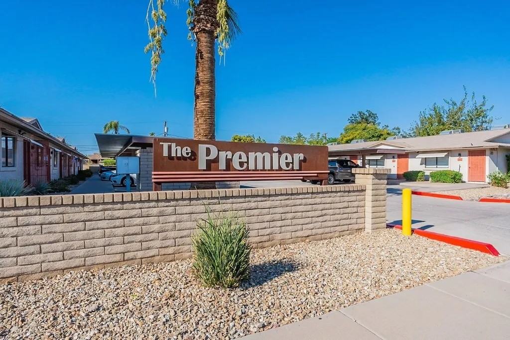 Premier Apartments - Photo 4 of 5