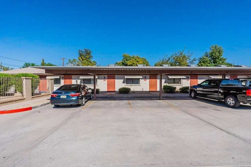 Premier Apartments - Photo 5 of 5