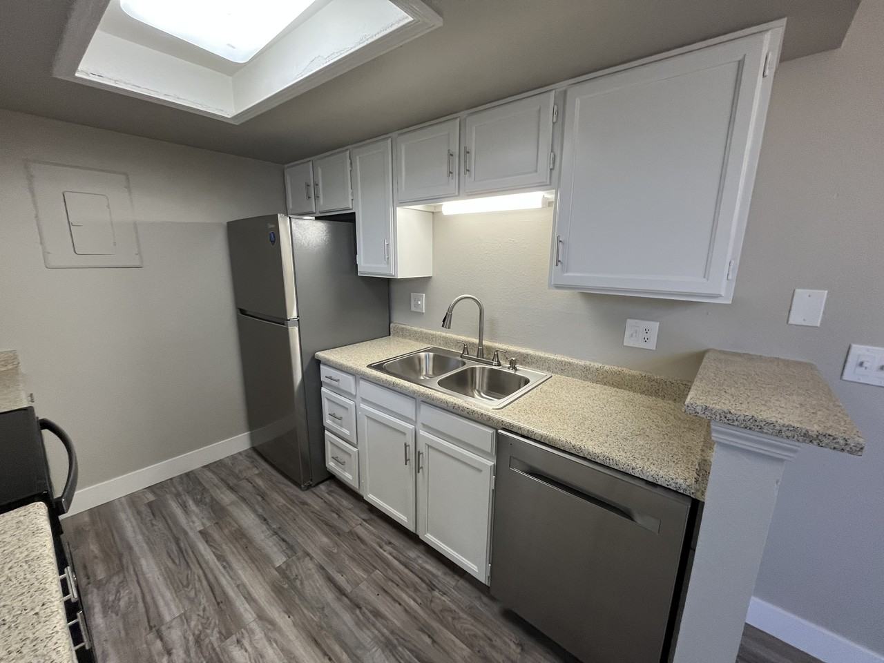 942 S WALDEN ST - Photo 6 of 20