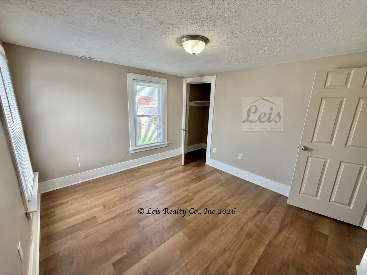 622 South Roosevelt Avenue - Photo 6 of 20