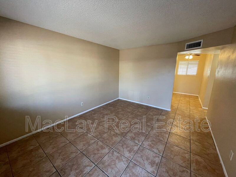 841 E Fountain St - Photo 3 of 11