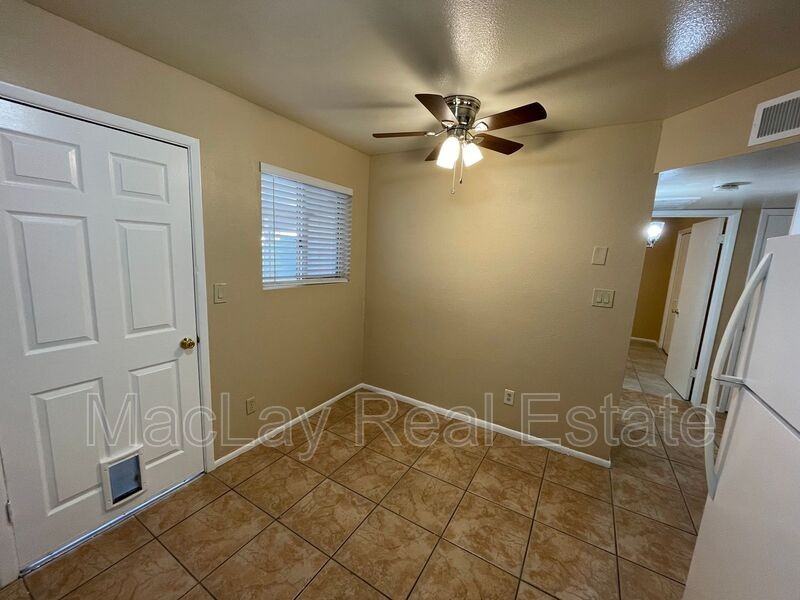 841 E Fountain St - Photo 4 of 11