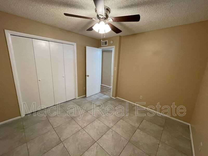 841 E Fountain St - Photo 7 of 11