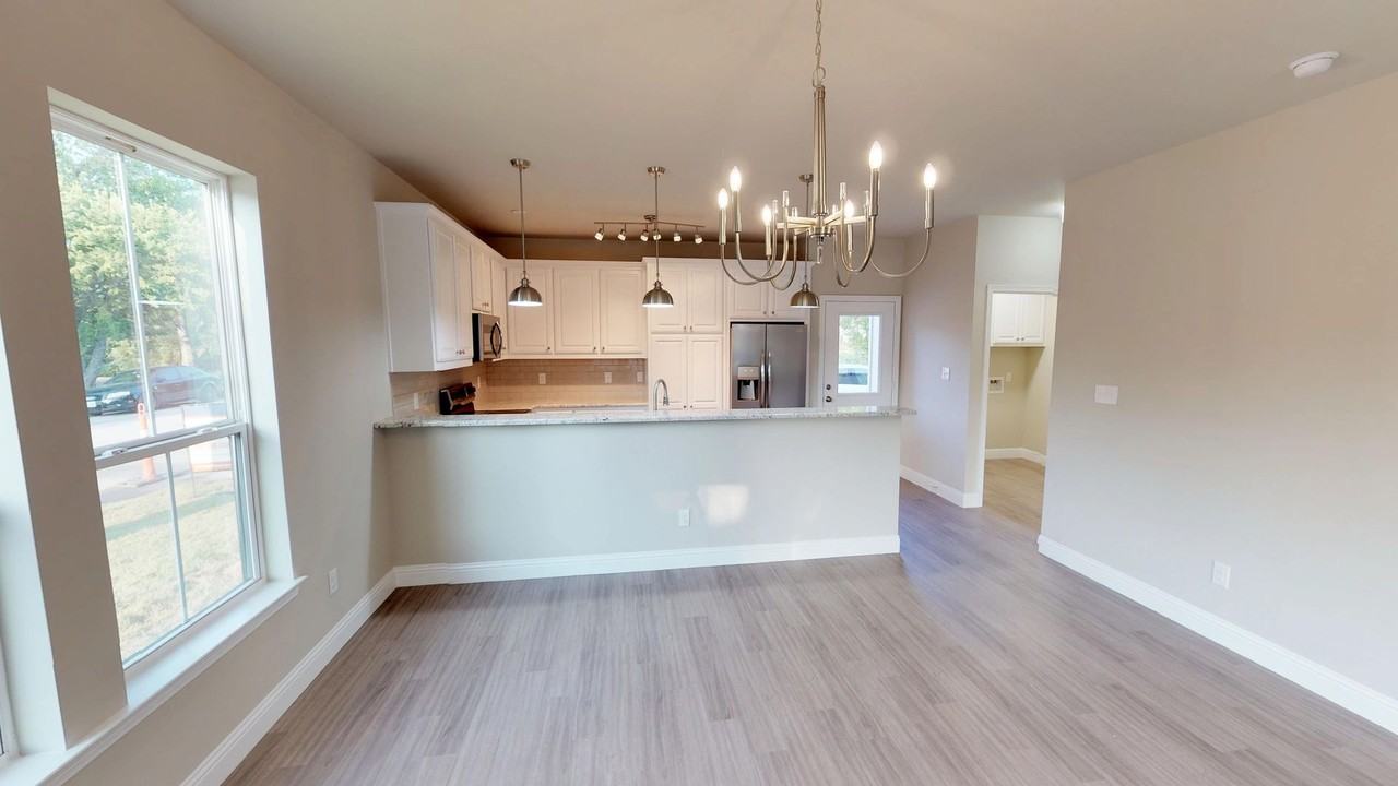 1003 Ave. A - Fannin Duplex - Photo 6 of 11