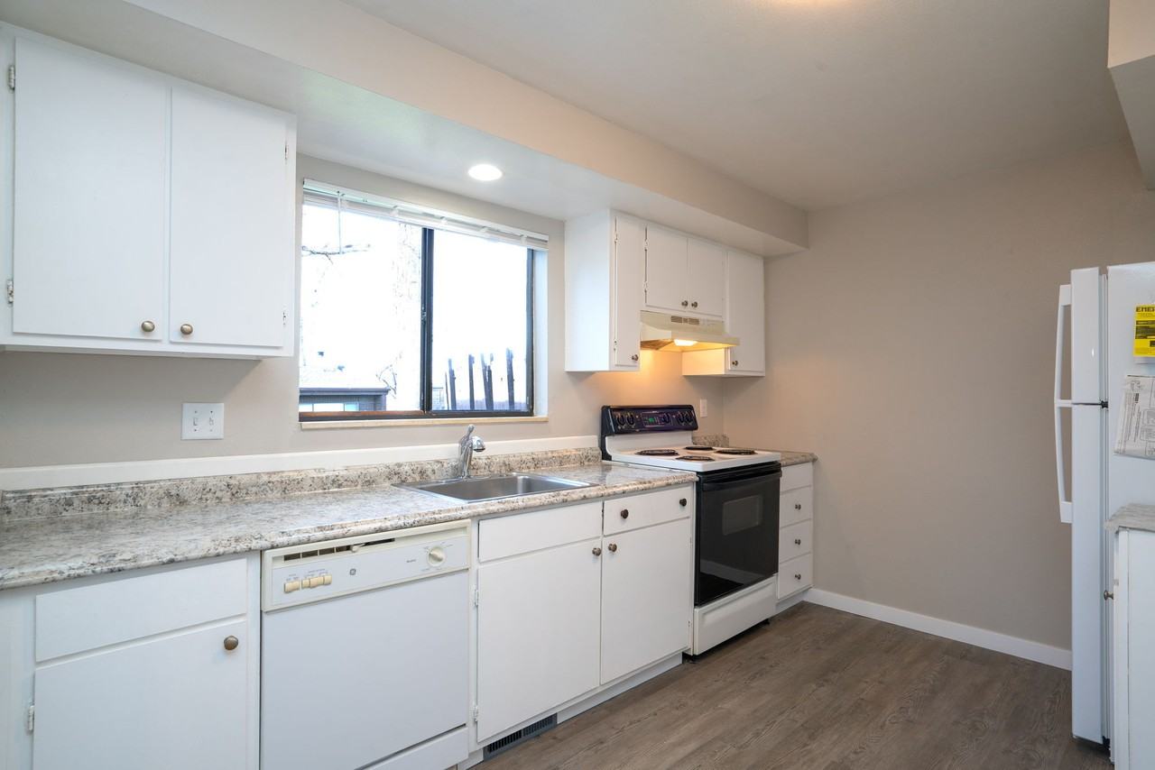 Meadows Apts. - Photo 5 of 17