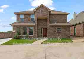 featured image of 4904 Ridglea Hills Ct