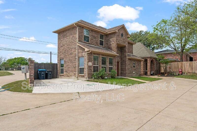 4904 Ridglea Hills Ct - Photo 2 of 24