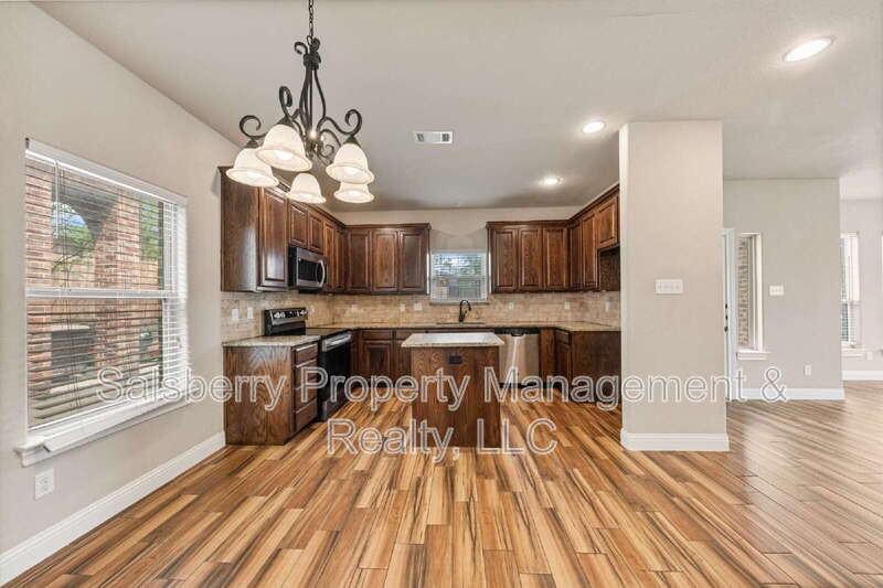 4904 Ridglea Hills Ct - Photo 6 of 24