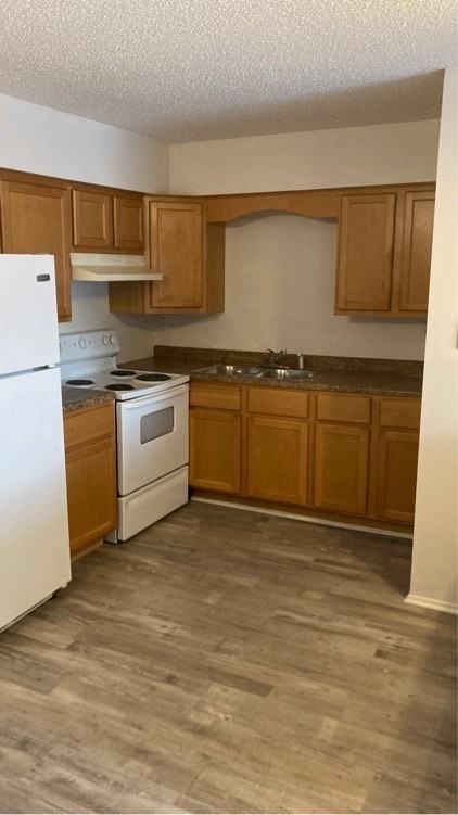 1400 Pioneer Road - Photo 2 of 16