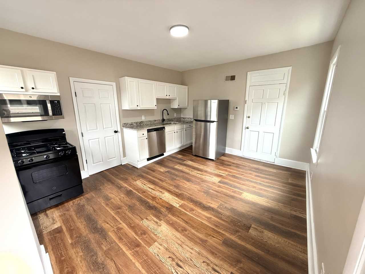 121 North Broadway Street - Photo 2 of 10