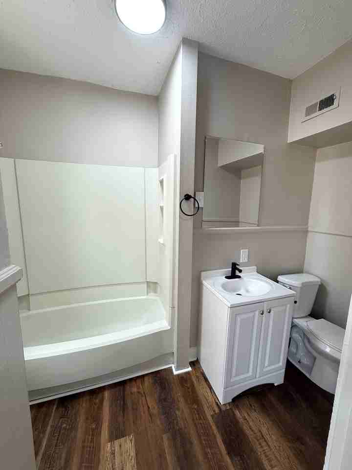 121 North Broadway Street - Photo 7 of 10