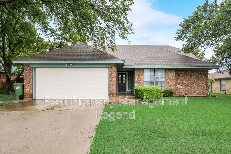 617 Main St - Photo 2 of 22