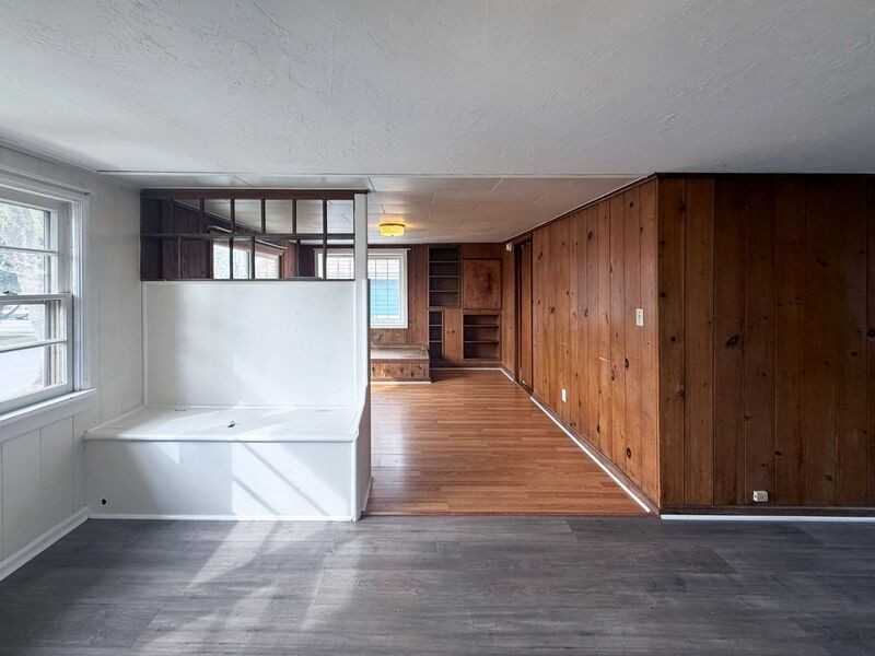 539 Madison St - Photo 4 of 12