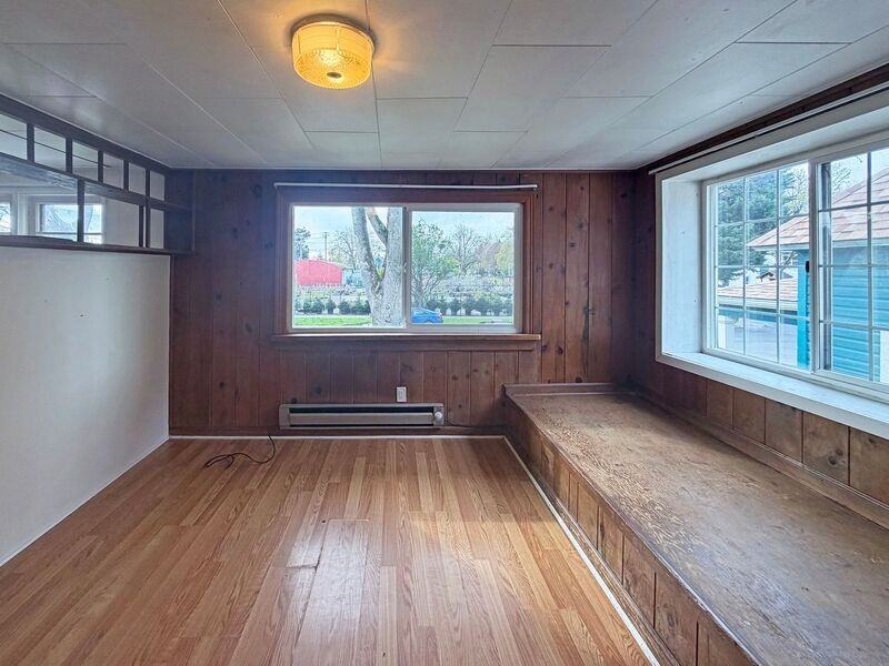 539 Madison St - Photo 7 of 12