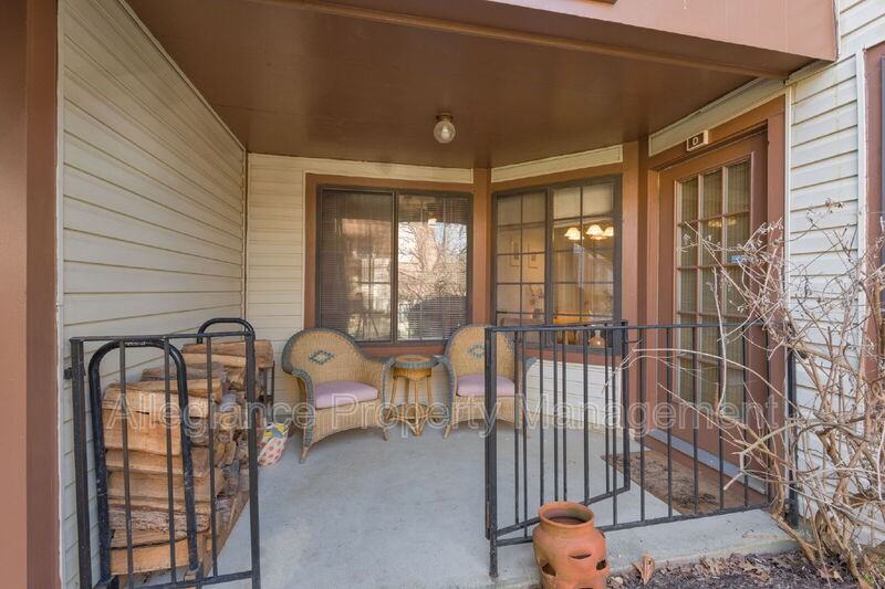 6011 Curtier Dr #D - Photo 5 of 40