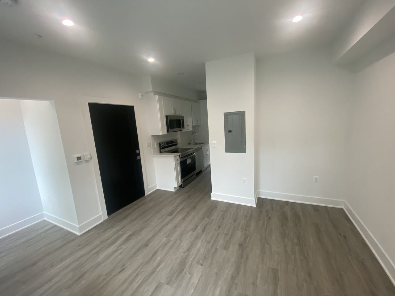 Congressional 11th Street Holdings LLC - Photo 2 of 10