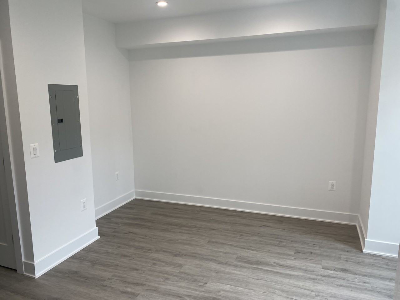 Congressional 11th Street Holdings LLC - Photo 3 of 10