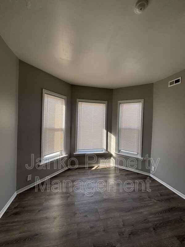 7249 S Ridgeland Ave #2 - Photo 2 of 14