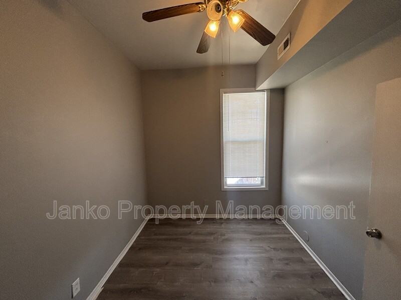 7249 S Ridgeland Ave #2 - Photo 3 of 14