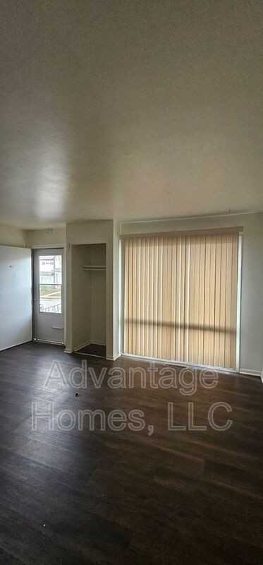 819 N 70th St - Photo 4 of 18