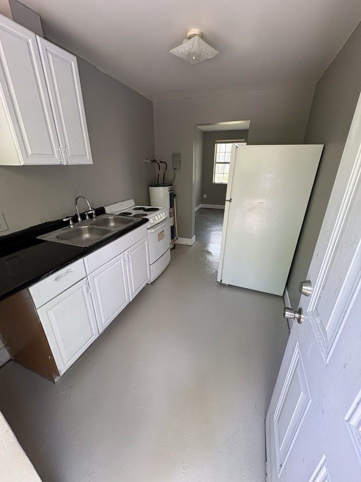 455 Pursley Street - Photo 6 of 50